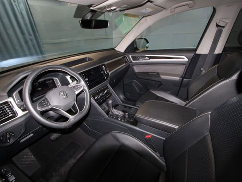 Used 2022 Volkswagen Atlas SE AWD/4WD image 2