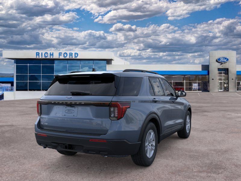 New 2026 Ford Explorer Active RWD image 8