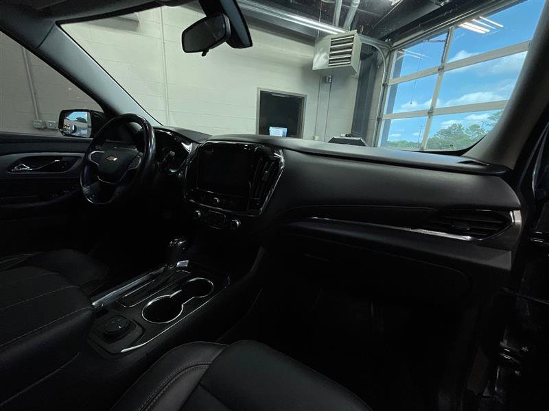 Used 2019 Chevrolet Traverse LT w/ LPO, Black Accent Package FWD image 32