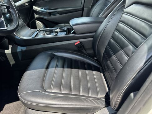 Used 2019 Ford Edge SEL w/ Equipment Group 201A AWD/4WD image 12
