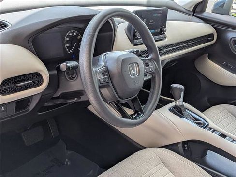 Certified 2024 Honda HR-V LX image 9