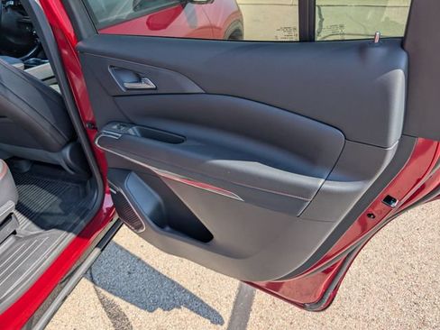 Used 2026 Chevrolet Traverse RS w/ LPO, Floor Liner Package AWD/4WD image 6