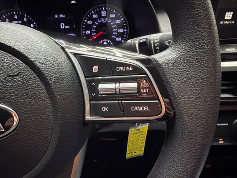 Used 2020 Kia Forte LXS FWD image 24