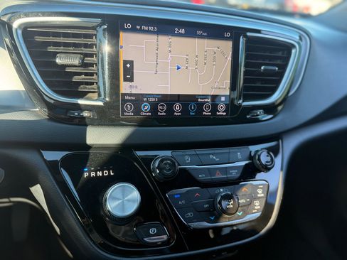 Used 2018 Chrysler Pacifica Touring Plus w/ S Appearance Package image 21