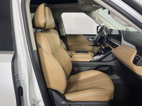 Used 2025 INFINITI QX80 Sensory image 33