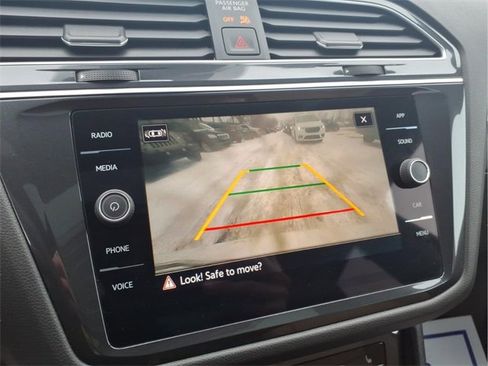 Used 2024 Volkswagen Tiguan SE R-Line image 21