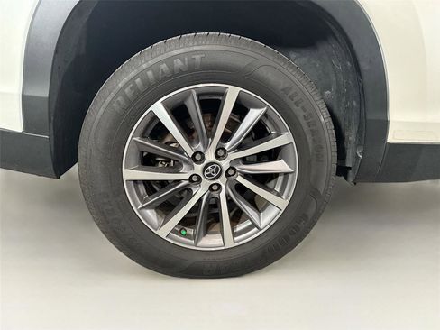 Used 2019 Toyota Highlander XLE image 34