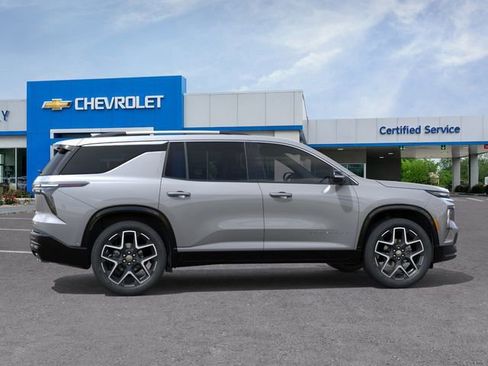 New 2026 Chevrolet Traverse High Country w/ LPO, Floor Liner Package FWD image 5