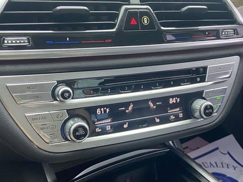 Used 2019 BMW 740i xDrive image 18