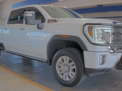 Used 2022 GMC Sierra 2500 Denali w/ Denali Ultimate Package image 2