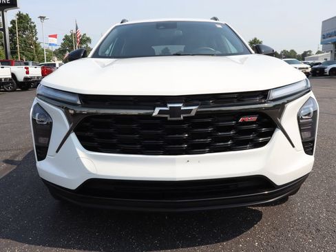 Used 2024 Chevrolet Trax RS w/ Driver Confidence Package FWD image 37