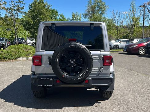 Used 2019 Jeep Wrangler Unlimited Sahara AWD/4WD image 5