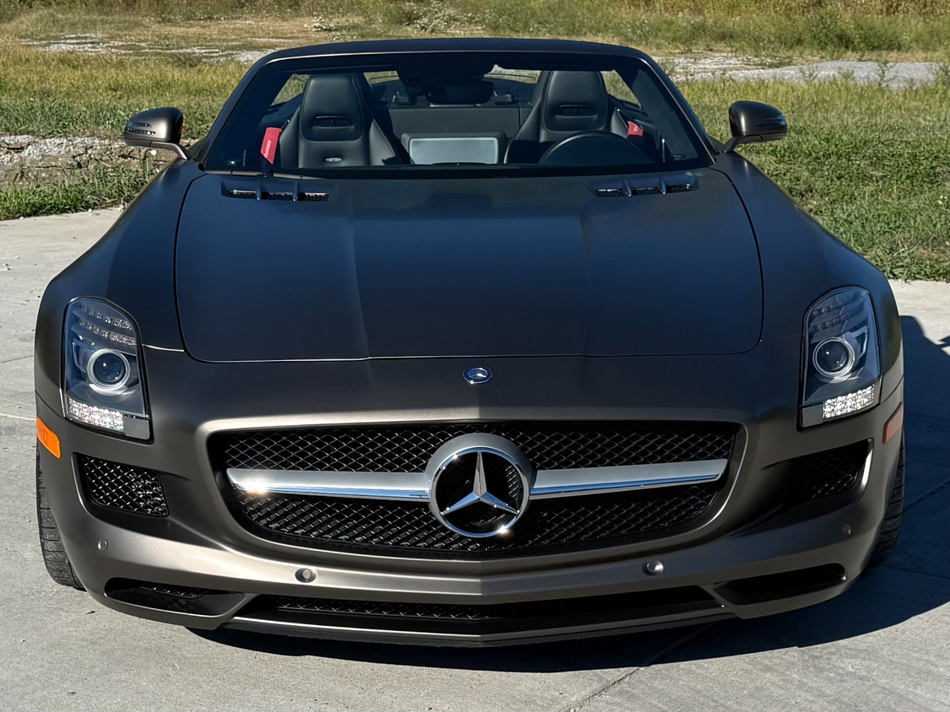 Used 2012 Mercedes-Benz SLS AMG Roadster image 6