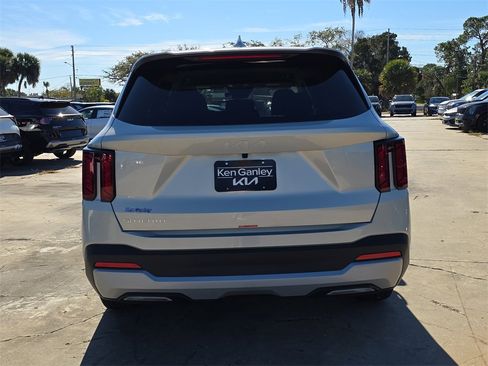 New 2026 Kia Sorento LX image 7