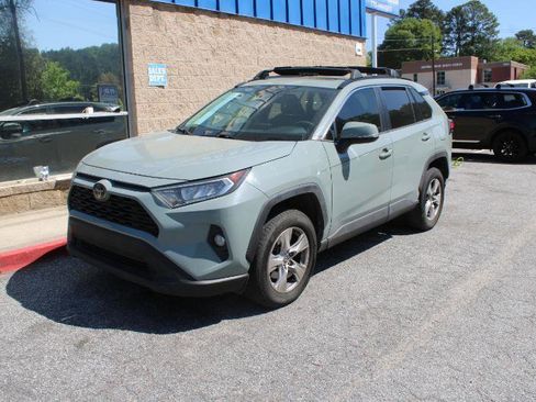 Used 2020 Toyota RAV4 XLE w/ Convenience Package FWD image 3