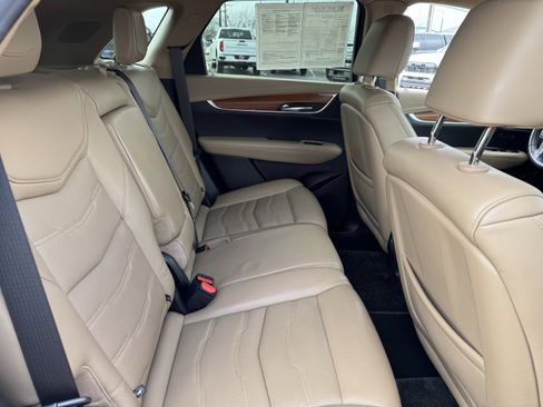 Used 2019 Cadillac XT5 Platinum image 35
