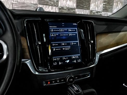 Used 2017 Volvo S90 T6 Inscription w/ Vision Package AWD/4WD image 25