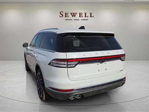 New 2026 Lincoln Aviator Reserve image 3