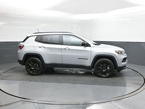 New 2026 Jeep Compass Latitude image 26