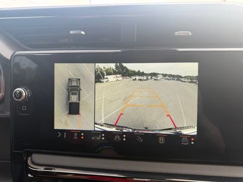Used 2024 GMC Sierra 1500 AT4 w/ Technology Package AWD/4WD image 14