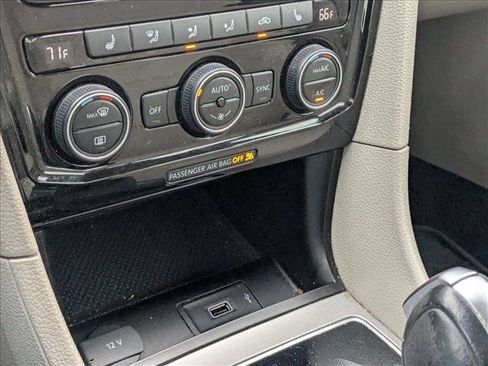 Used 2021 Volkswagen Passat 2.0T SE w/ Luggage Net & Mats Package image 14