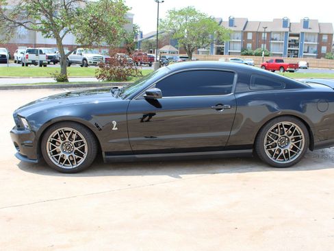 Used 2012 Ford Mustang Shelby GT500 w/ SVT Performance Pkg RWD image 5