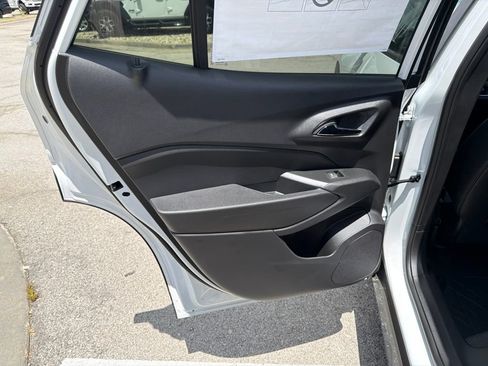 New 2026 Chevrolet Trax ACTIV w/ Sunroof Package FWD image 17