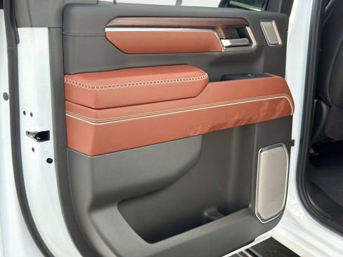 New 2026 GMC Sierra 2500 Denali Ultimate AWD/4WD image 11