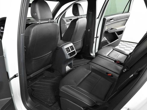 Certified 2023 Volkswagen Atlas Cross Sport SE w/ Panoramic Sunroof Package FWD image 15