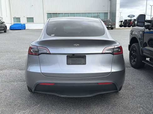 Used 2024 Tesla Model Y Long Range AWD/4WD image 6
