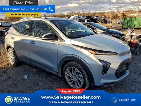 Used 2023 Chevrolet Bolt EUV LT image 5