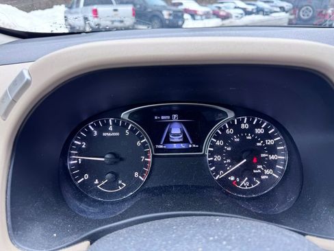 Used 2019 Nissan Pathfinder SL w/ SL Premium Package image 14