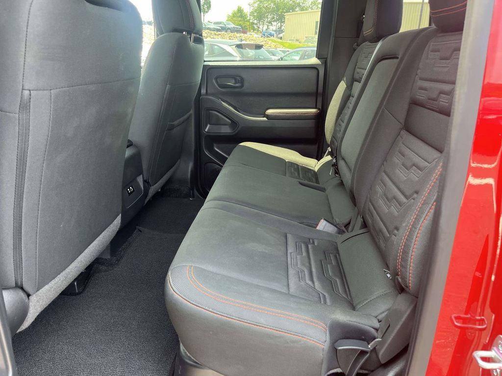 Used 2026 Nissan Frontier PRO-4X AWD/4WD image 11