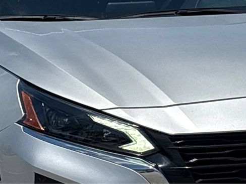 Used 2024 Nissan Altima 2.5 SV FWD image 18