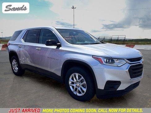 Used 2021 Chevrolet Traverse LS FWD image 1
