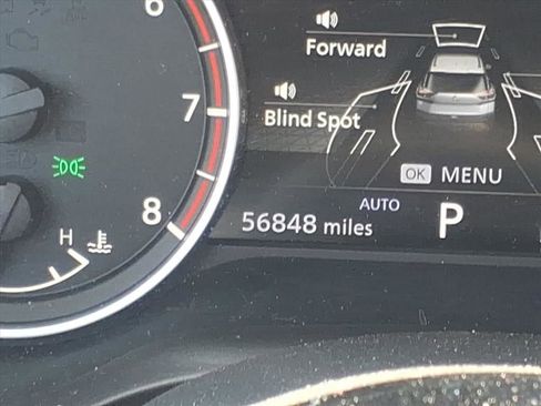 Used 2023 Nissan Rogue SV image 16