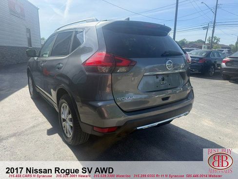 Used 2017 Nissan Rogue SV AWD/4WD image 5