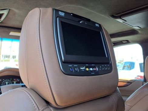 Used 2017 Cadillac Escalade Platinum AWD/4WD image 23
