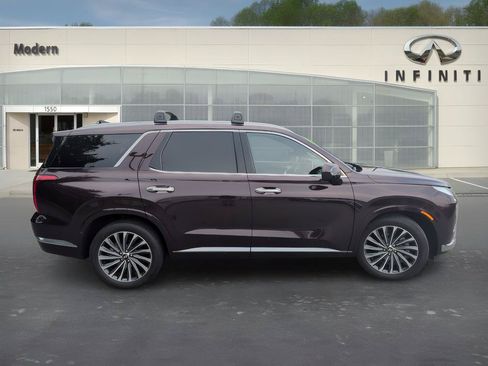 Used 2025 Hyundai Palisade Calligraphy AWD/4WD image 3