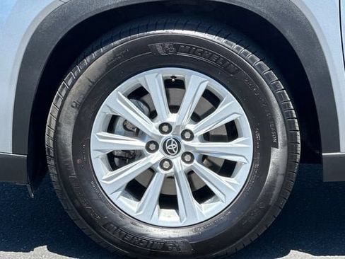 Certified 2025 Toyota Grand Highlander FWD image 27