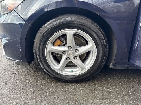 Used 2017 Chevrolet Malibu LS image 29