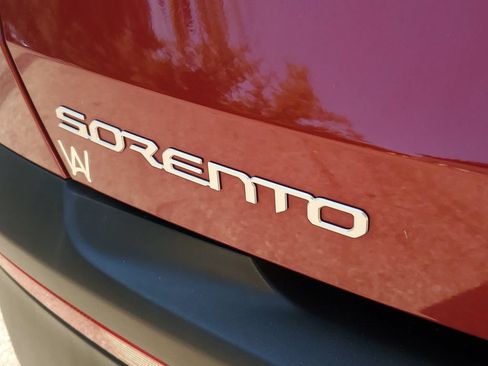 Certified 2023 Kia Sorento LX AWD/4WD image 25