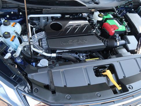 Used 2024 Nissan Rogue SL AWD/4WD image 40