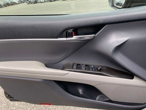 Used 2023 Toyota Camry SE image 19