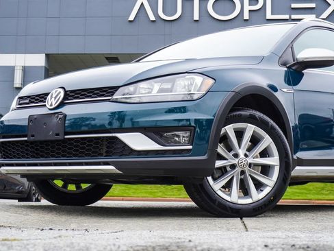 Used 2019 Volkswagen Golf Alltrack S AWD/4WD image 2
