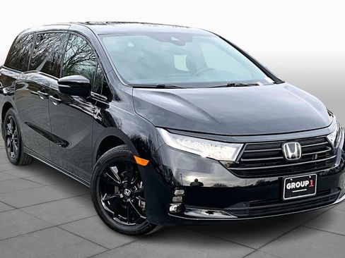 Used 2024 Honda Odyssey Sport image 3