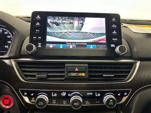 Used 2018 Honda Accord Touring image 23