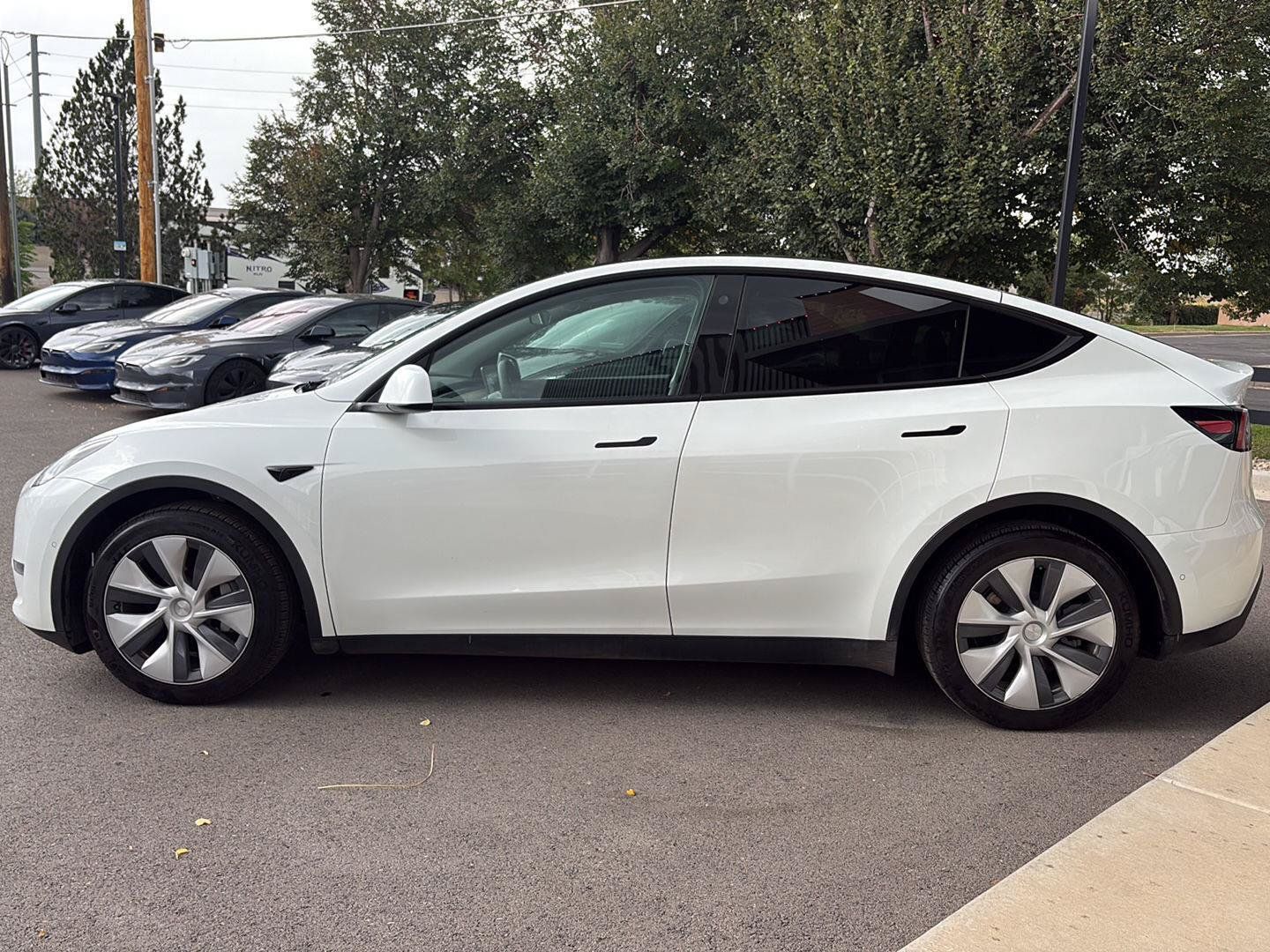 Used 2022 Tesla Model Y Long Range AWD/4WD image 5