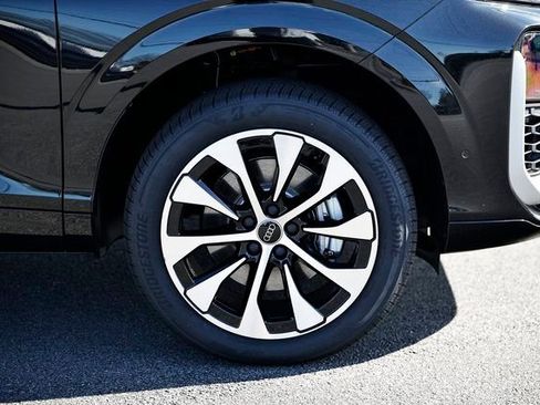 New 2026 Audi Q3 quattro 2.0T AWD/4WD image 4