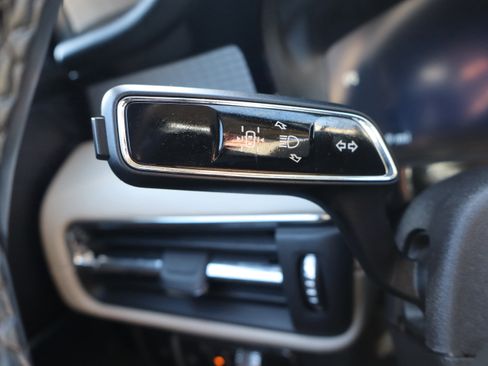 Used 2025 Lincoln Corsair Premiere image 17